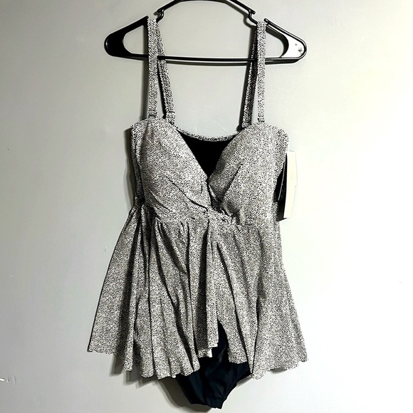 Profile By Gottex Other - Profile by Gottex one piece swimsuit adjustable straps 20W